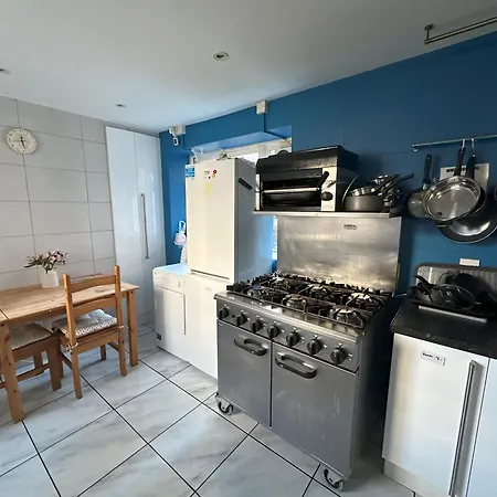 Tivoli 5 Guest house *
